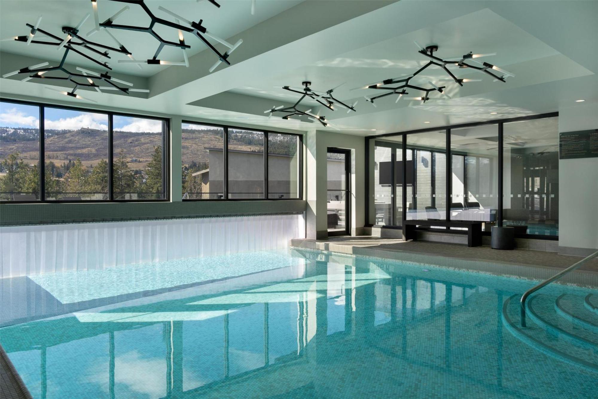 Doubletree By Hilton West Kelowna Bagian luar foto