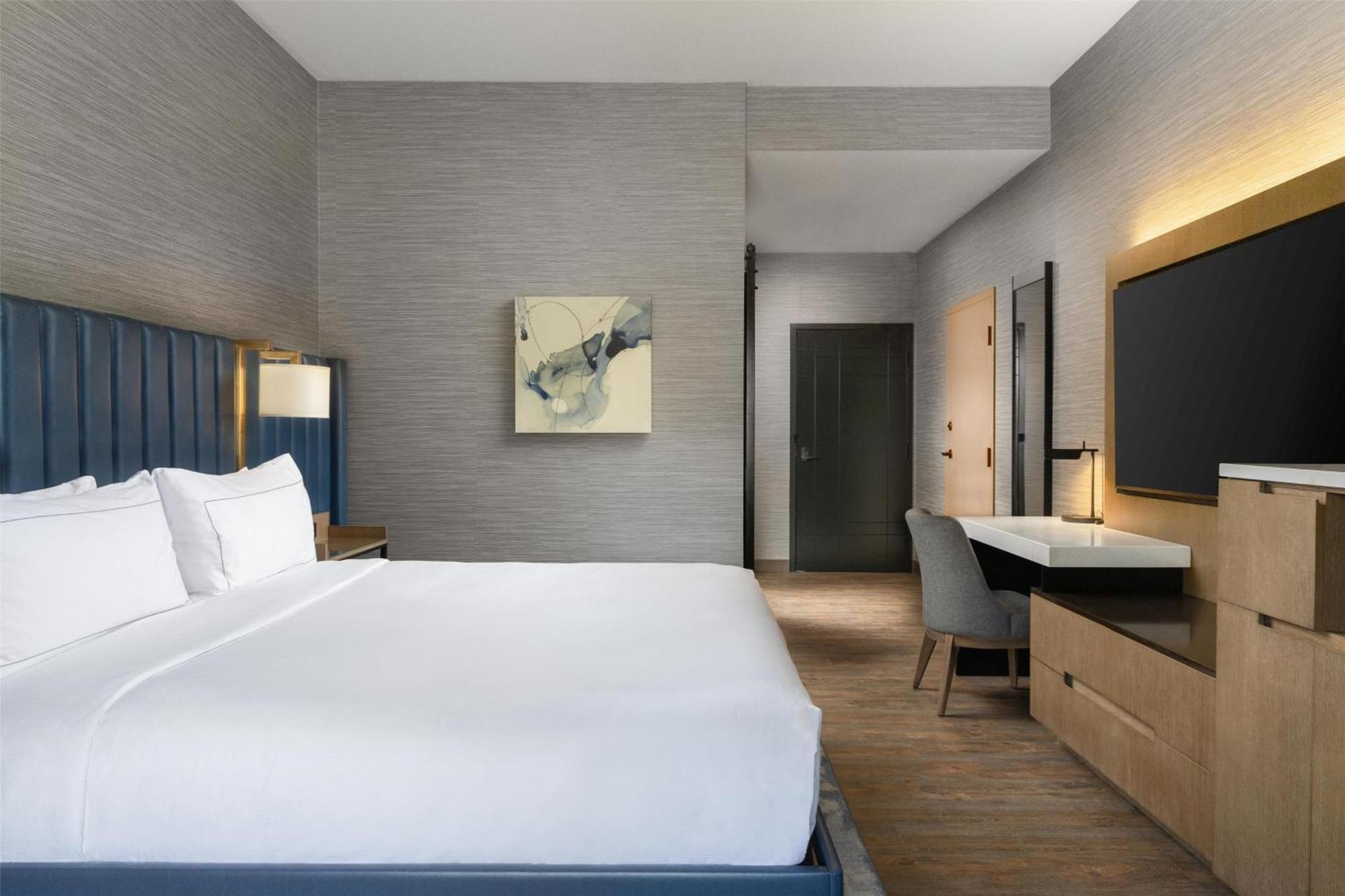 Doubletree By Hilton West Kelowna Bagian luar foto