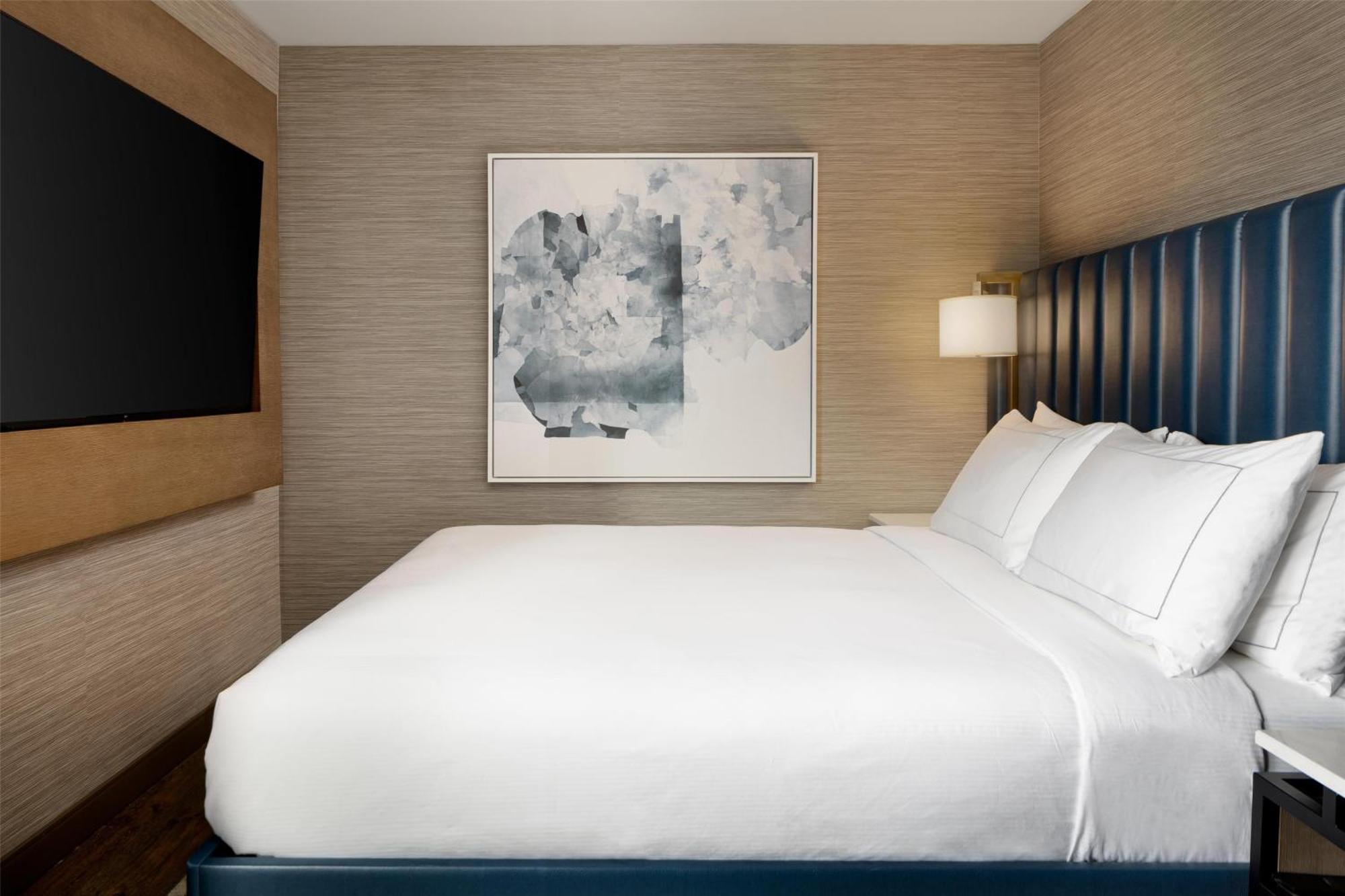 Doubletree By Hilton West Kelowna Bagian luar foto